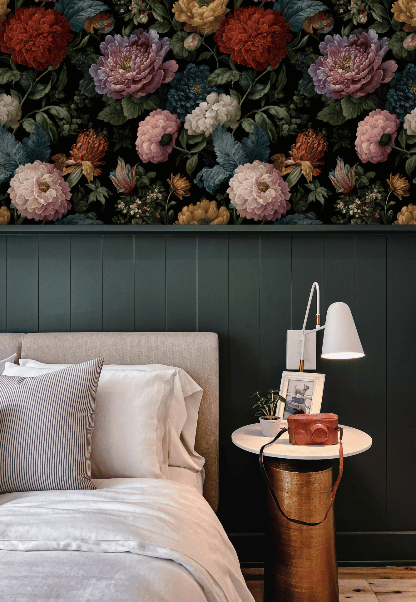 Floral Elegance Wallpaper