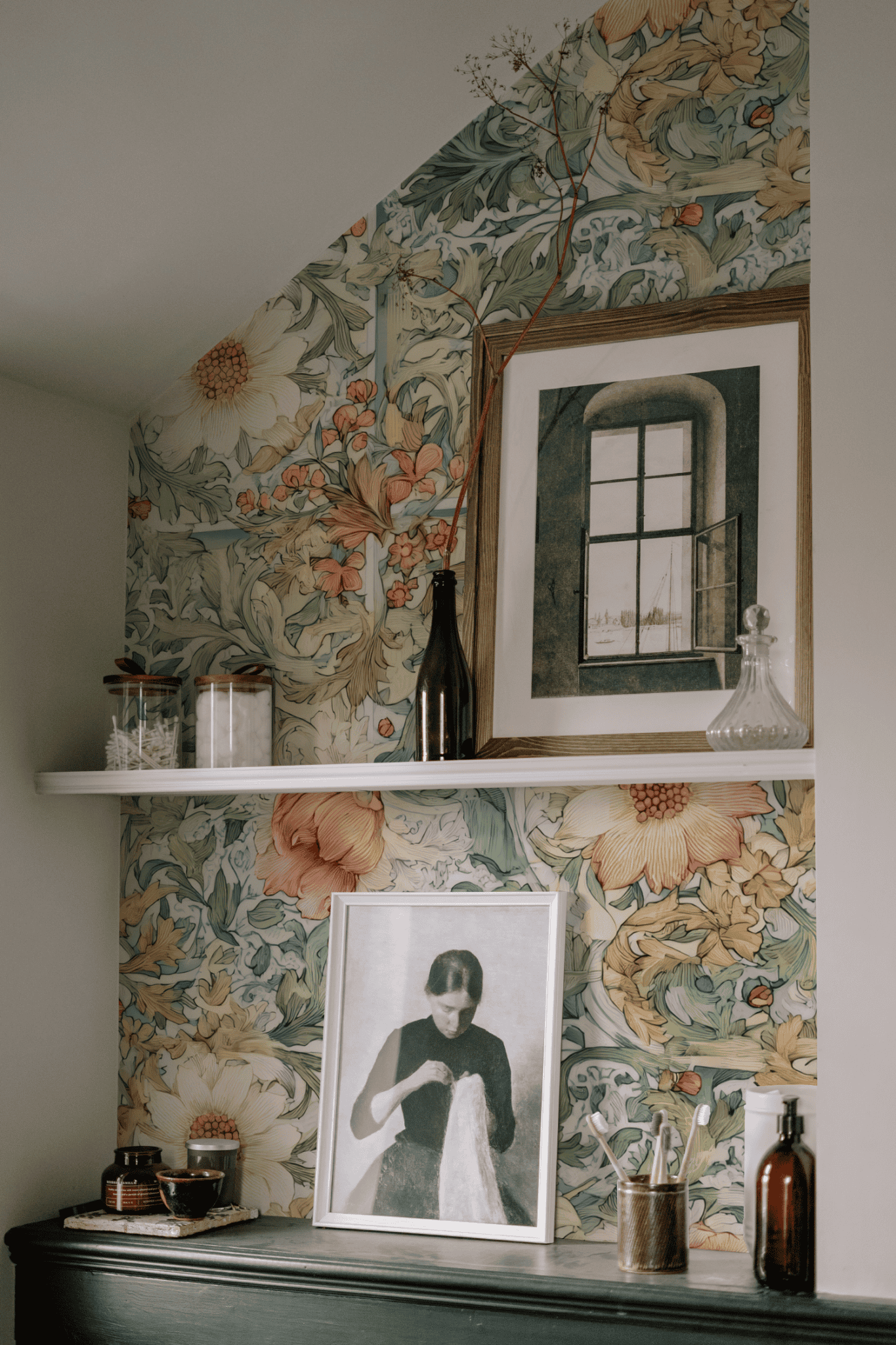 Florence Bloom Wallpaper