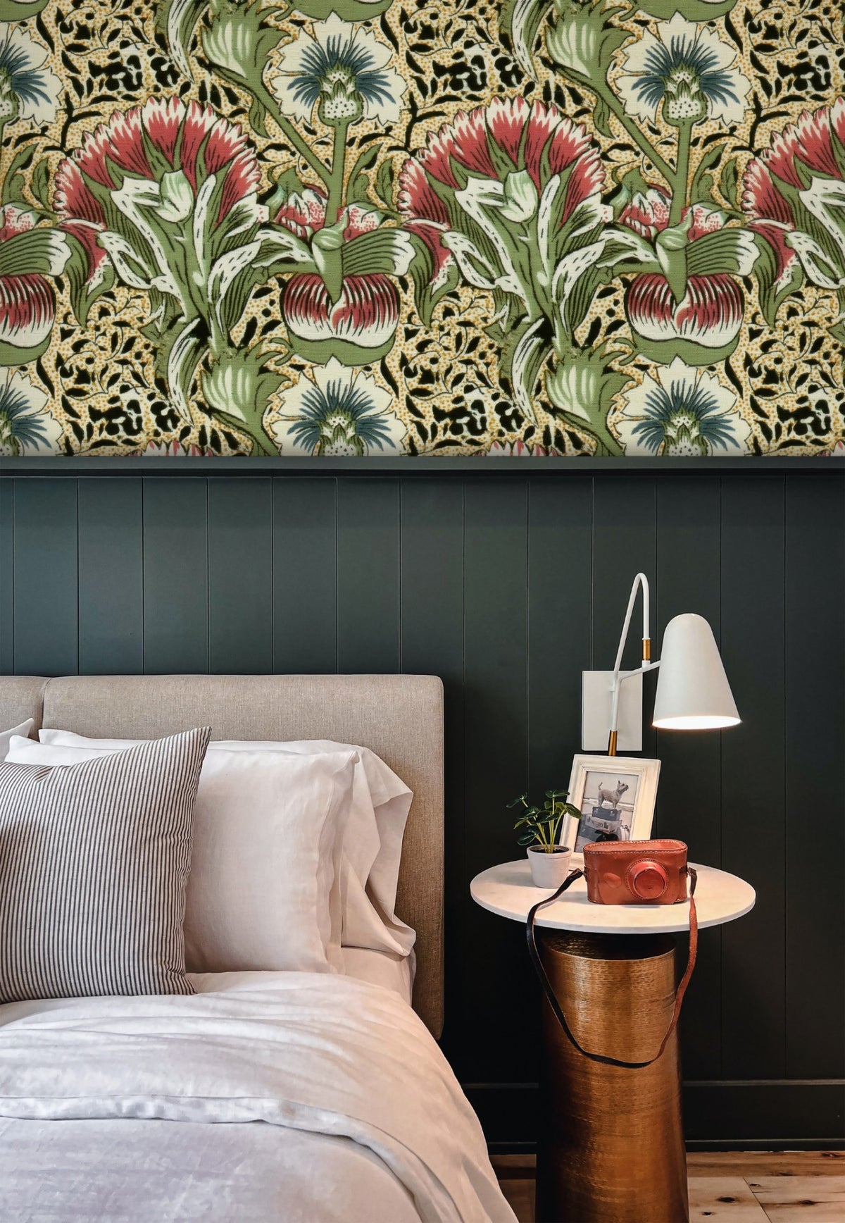 William Morris Corncockle Ivory wallpaper on a wall — Lifestyle 5 scene