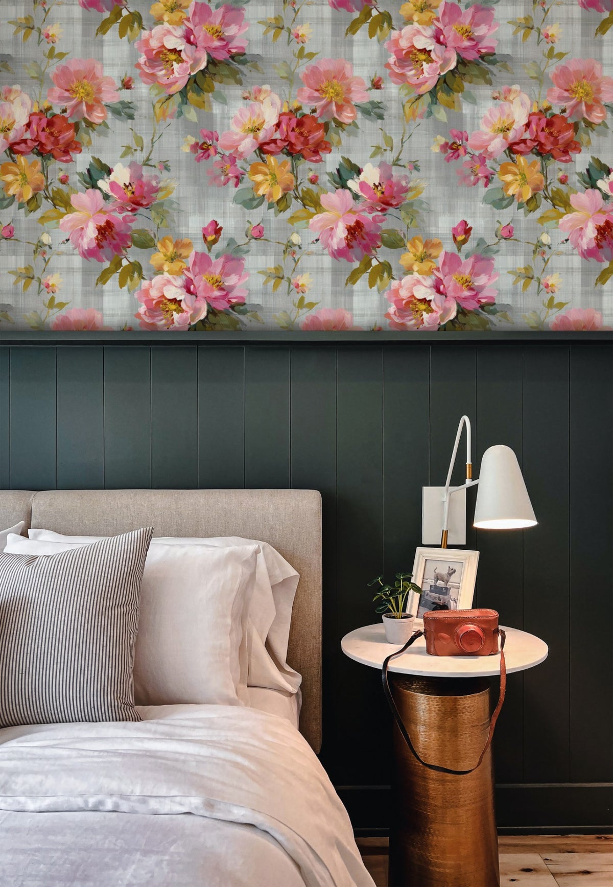 Rose Windowpane wallpaper on a wall — Lifestyle 5 scene