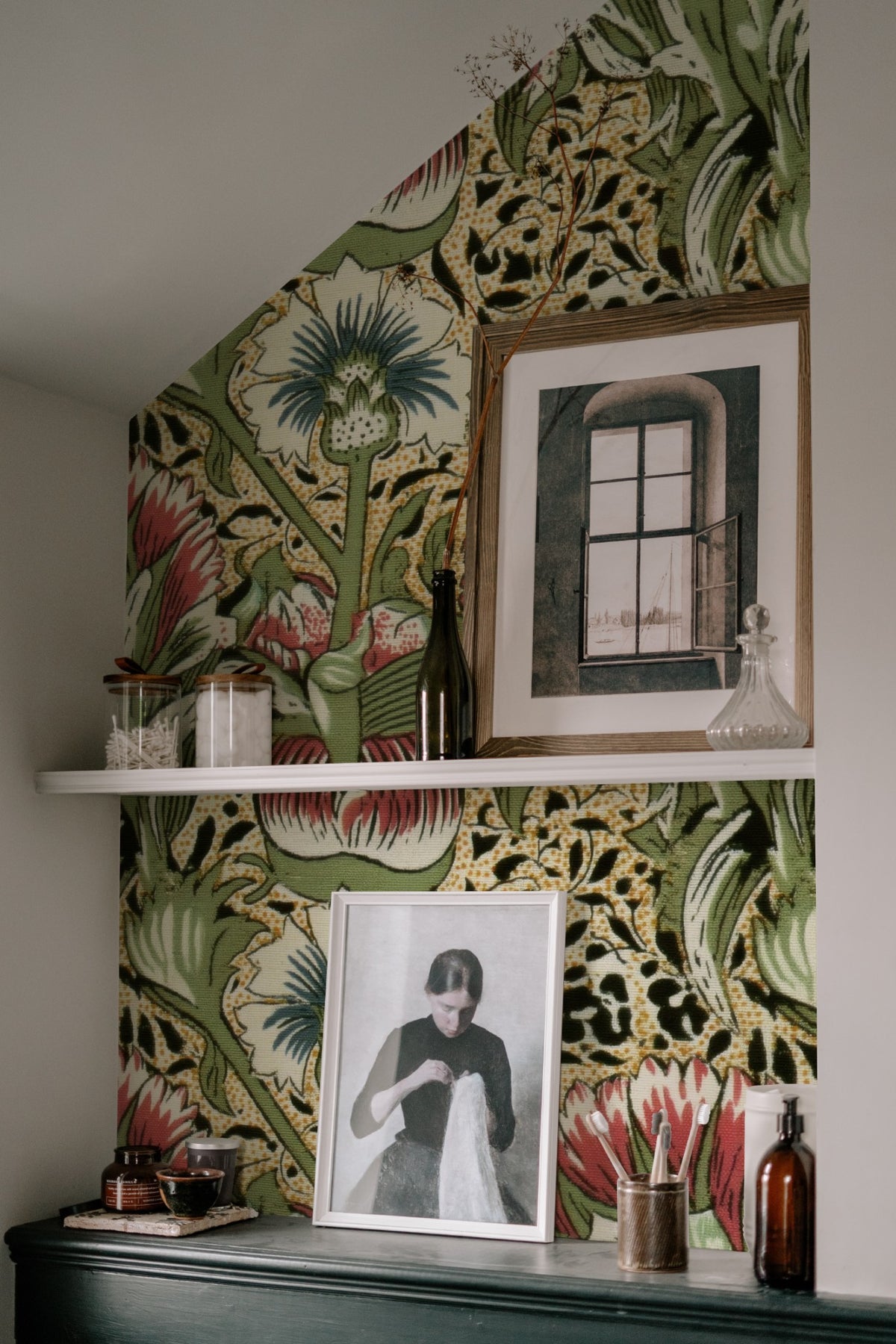 William Morris Corncockle Ivory wallpaper on a wall — Lifestyle 7 scene