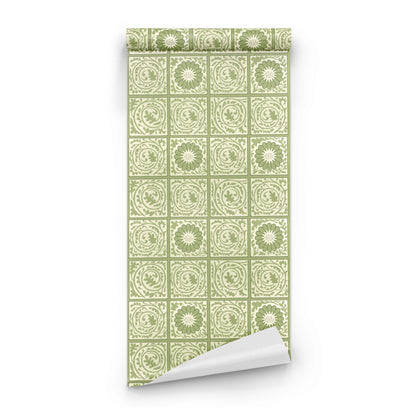 William Morris Diaper Green wallpaper roll