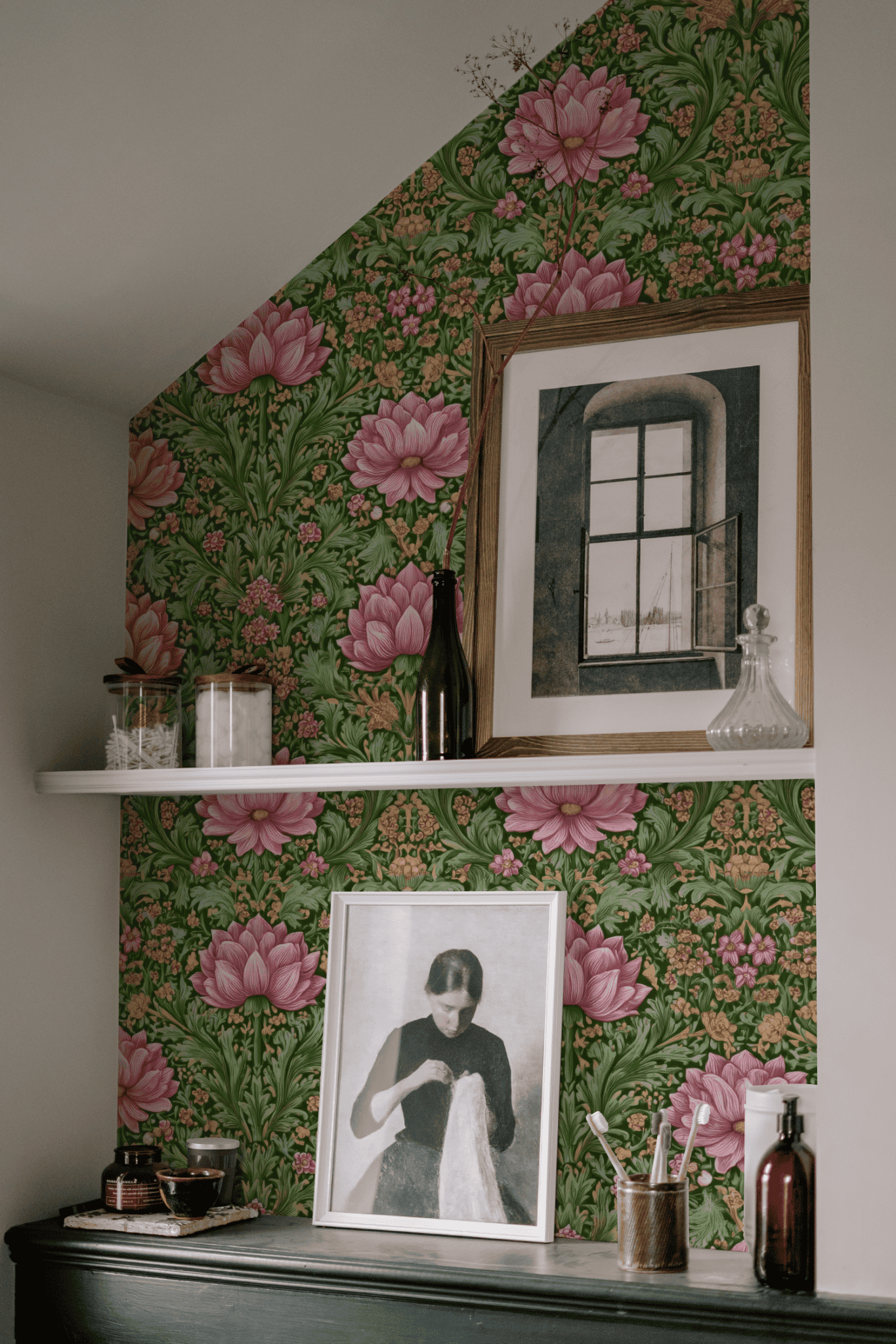 Lotus Verdant Wallpaper