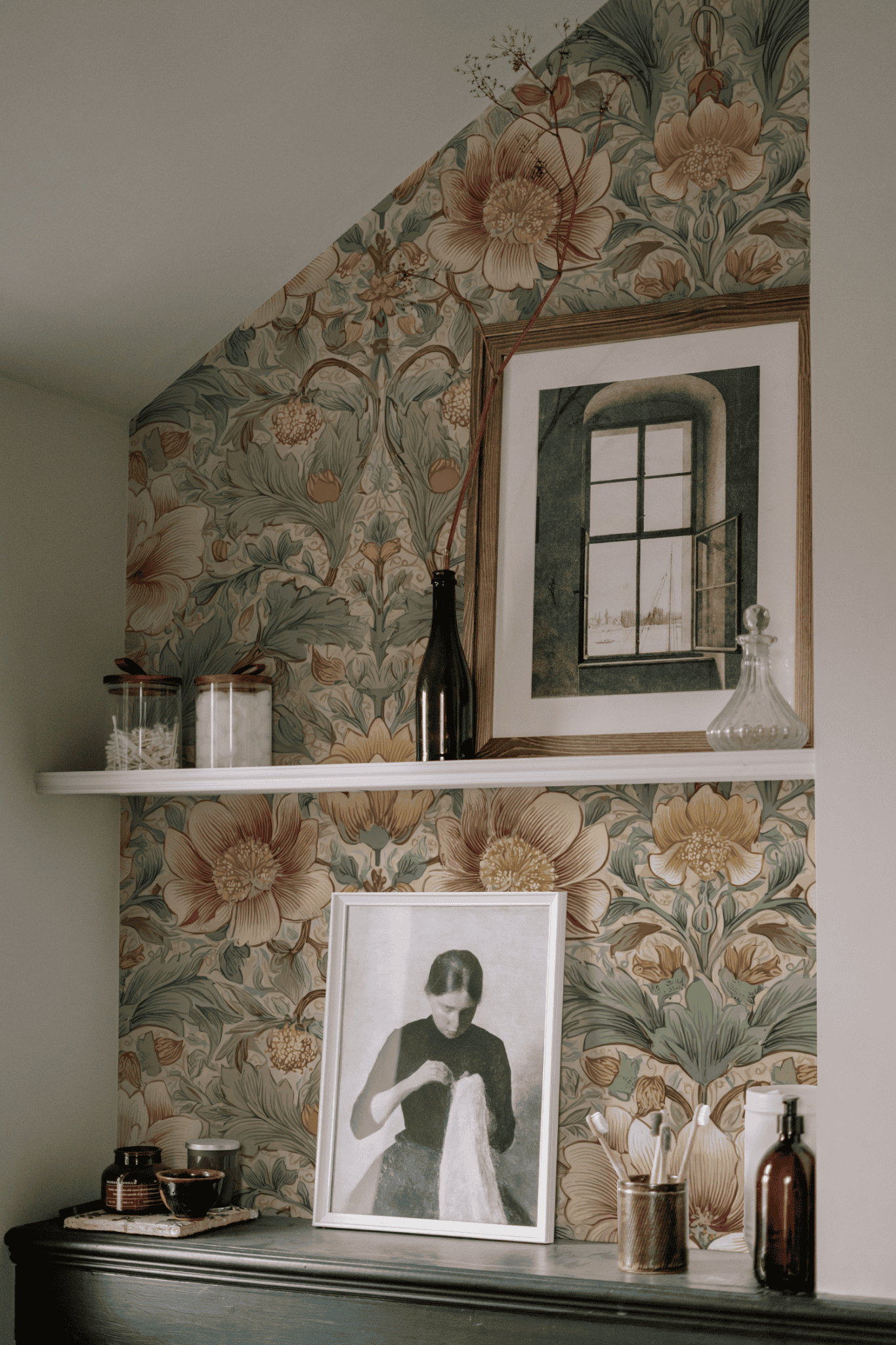 Crimson Foliage Wallpaper